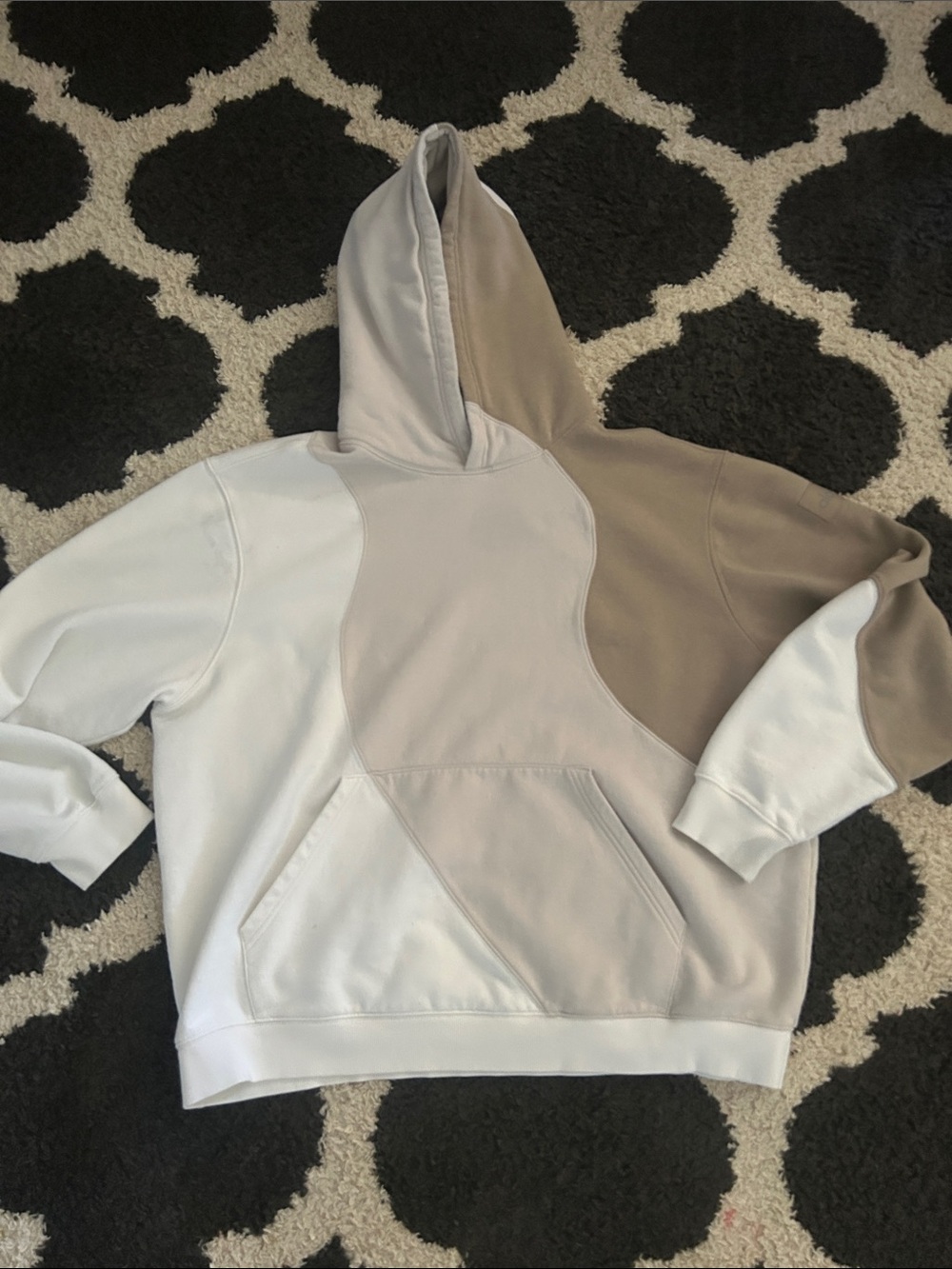 Alo makes waves Two-Tone Neutral Hoodie - Beige & Ivory size L